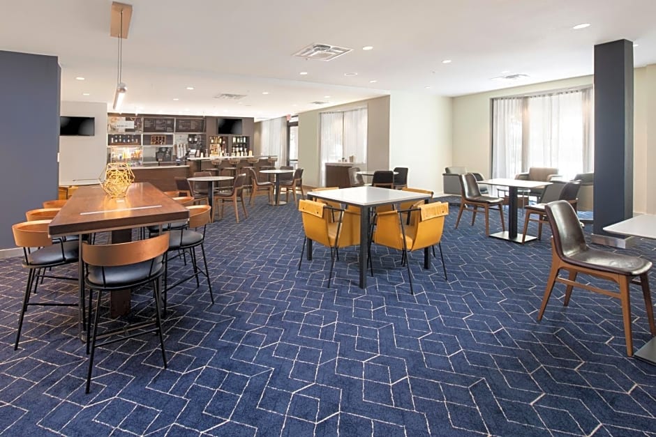 Home courtyard dallas2